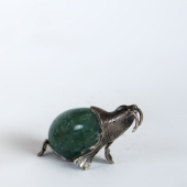 Ezüst miniatűr fóka miniatűr figura kővel kombinál
