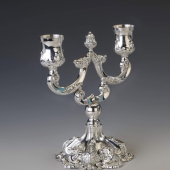 Ezüst kétágú barokk stílusú gyertyatartó