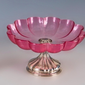Ezüst asztalközép rózsaszín üveggel